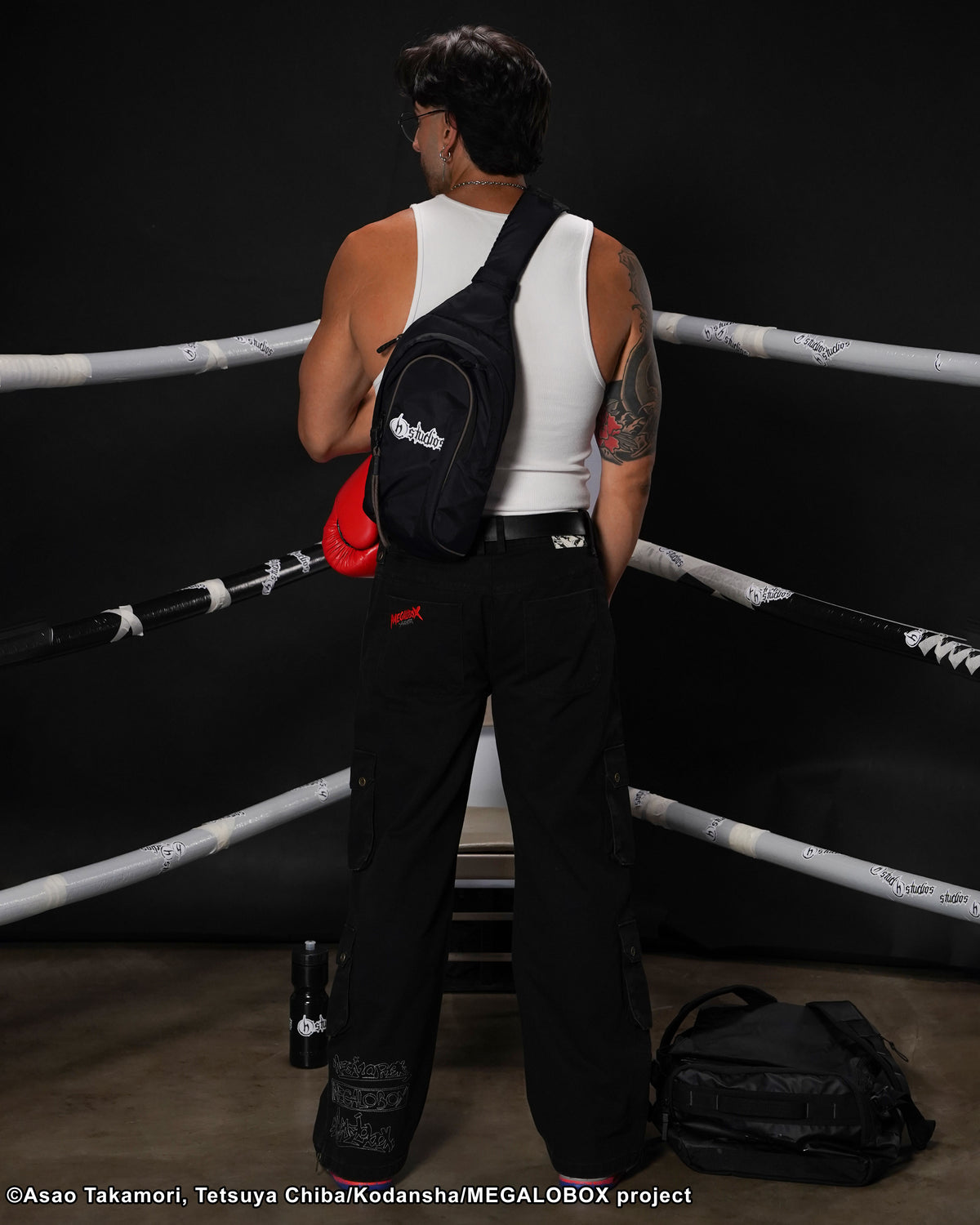 MEGALOBOX CARGO BLACK BOTTOMS