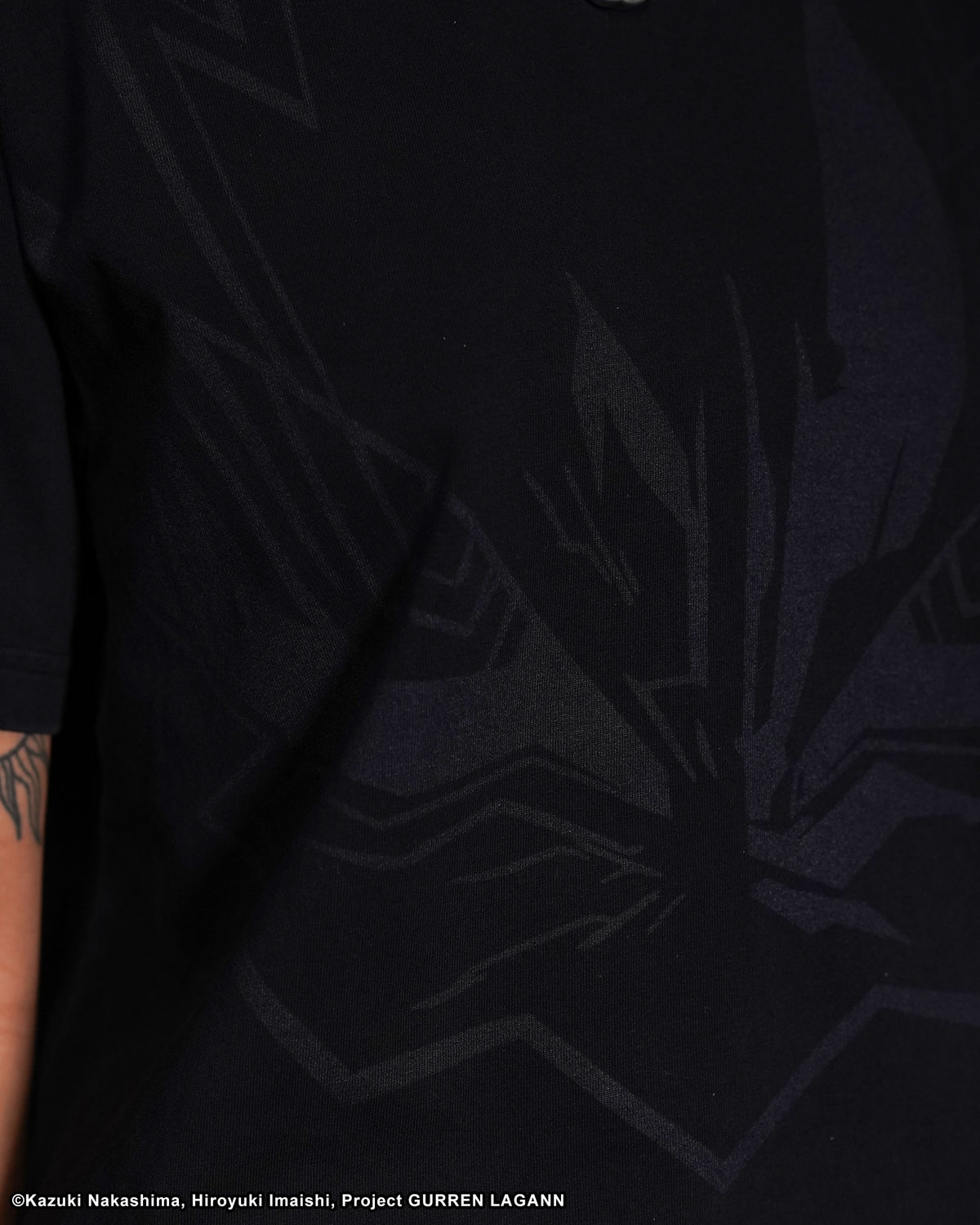KING KITTAN GAMBIT TEE BLACK 