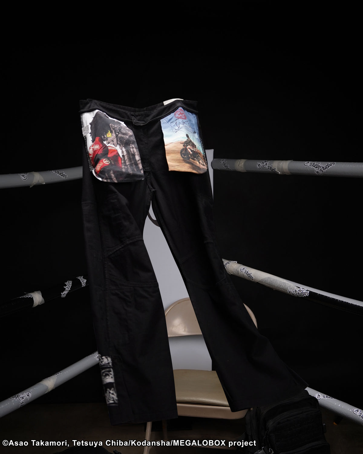 MEGALOBOX CARGO BLACK BOTTOMS 
